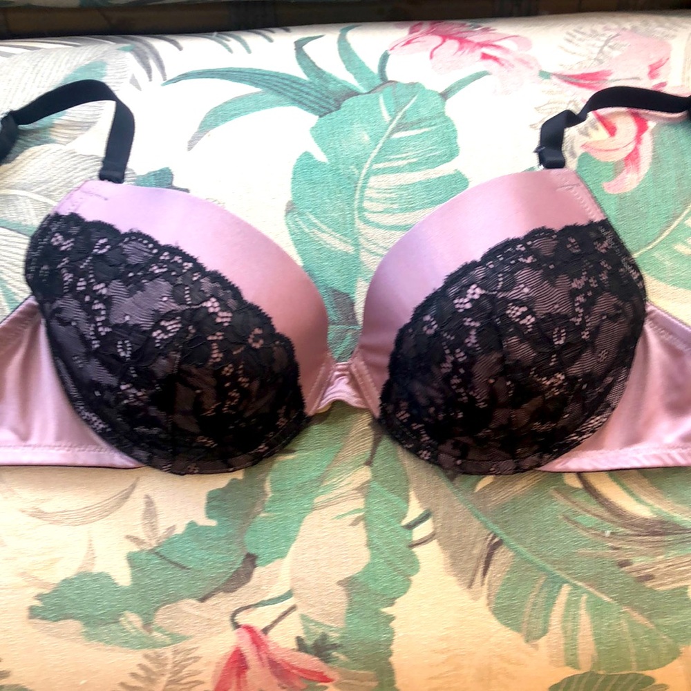 NWT Fredericks of Hollywood lined bra lavender and black 34D